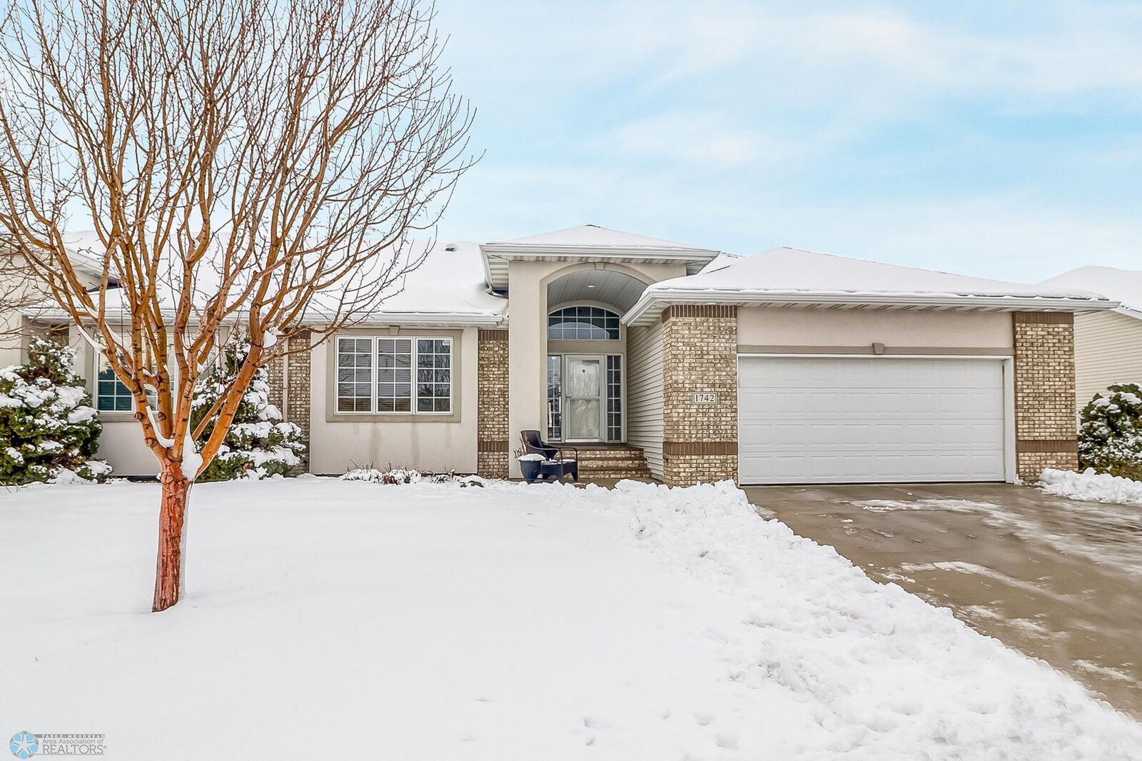 Property Photo: 1742 Evergreen Way ND 58078