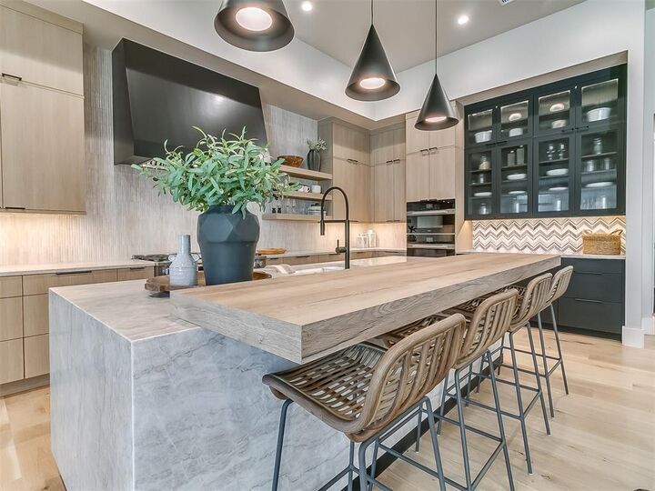 Property Photo:  15605 Waterstone Way  OK 73013 