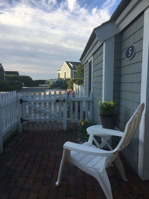 Property Photo:  5 Milestone Way 5  MA 02649 