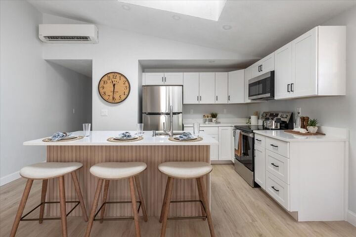 Property Photo:  35 Ashumet Rd 9D  MA 02649 