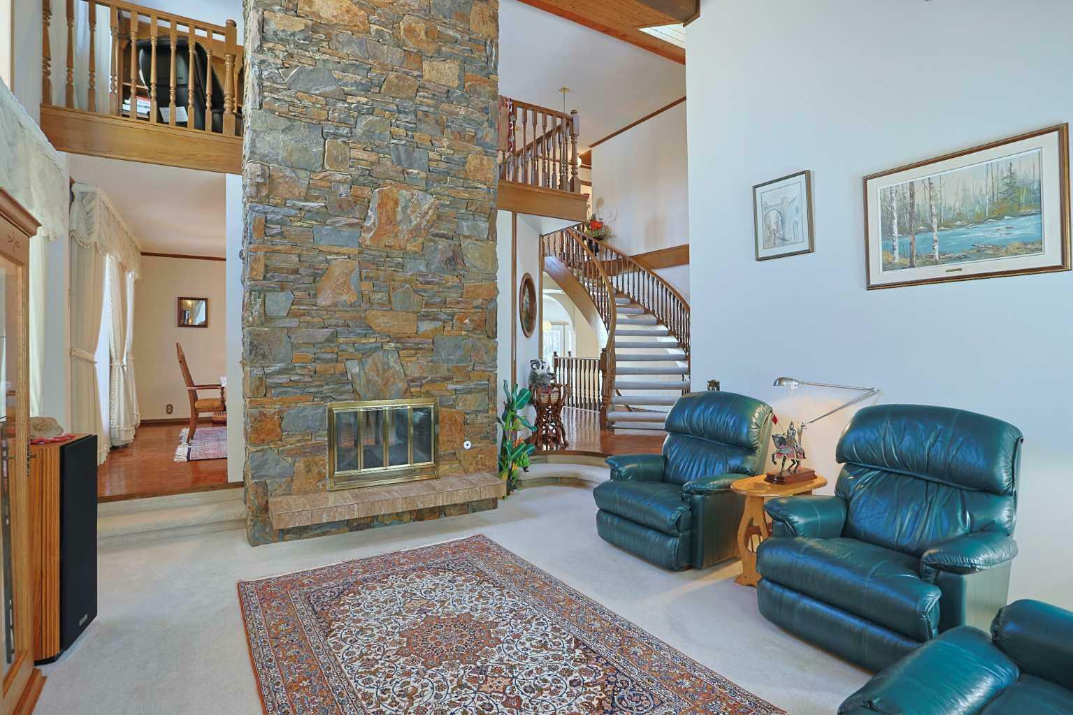 Property Photo: 876 Edgemont Road NW AB T3A 2J2