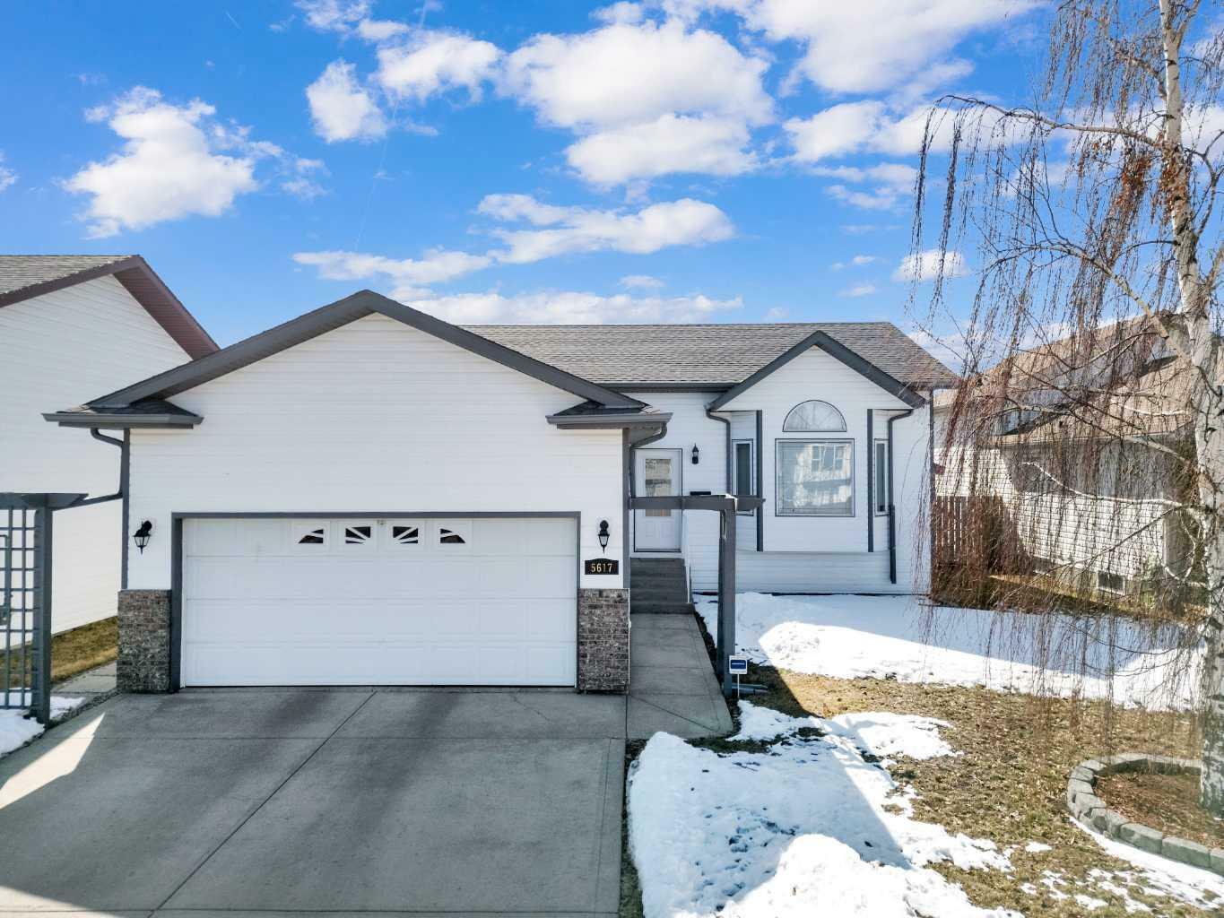 Property Photo:  5617 Park Street  AB T0M 0J0 