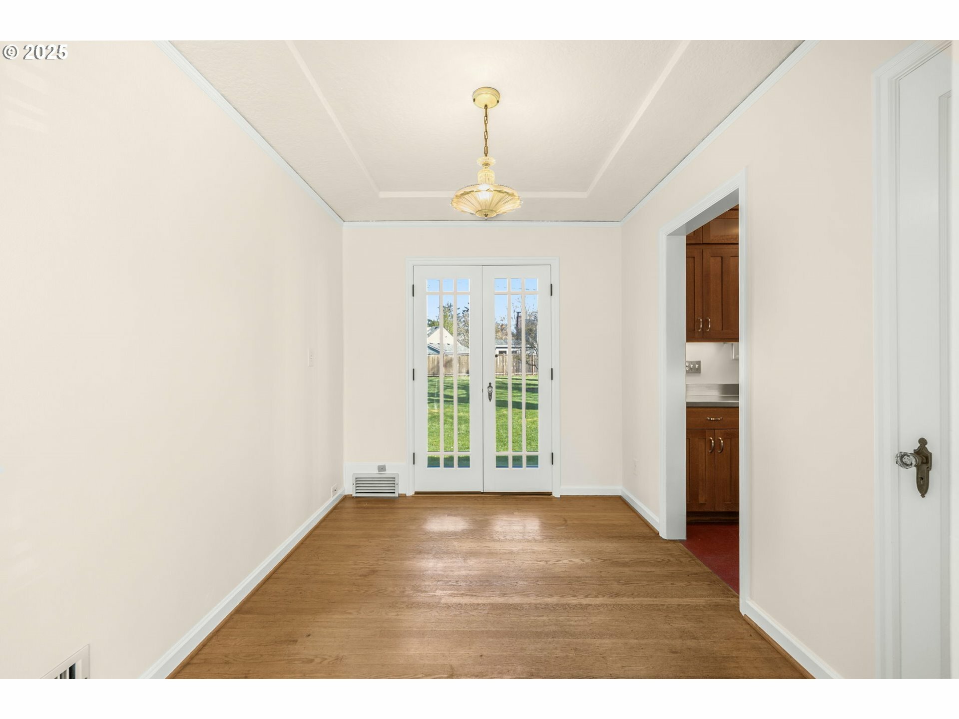 Property Photo: 224 SE 50th Ave OR 97215