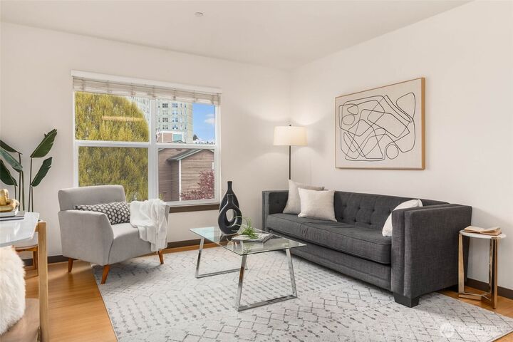 Property Photo: 413 NE 70th Street 402 WA 98115