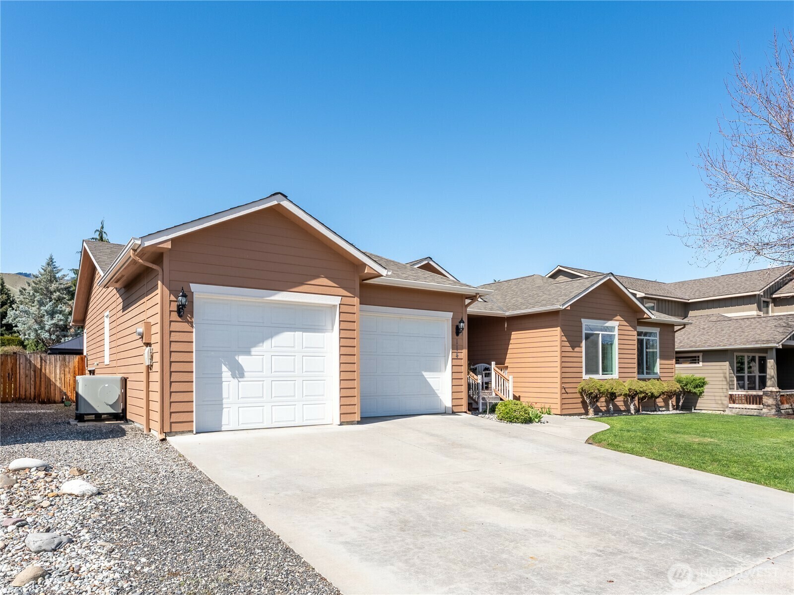 Property Photo: 114 Pickens Street WA 98801