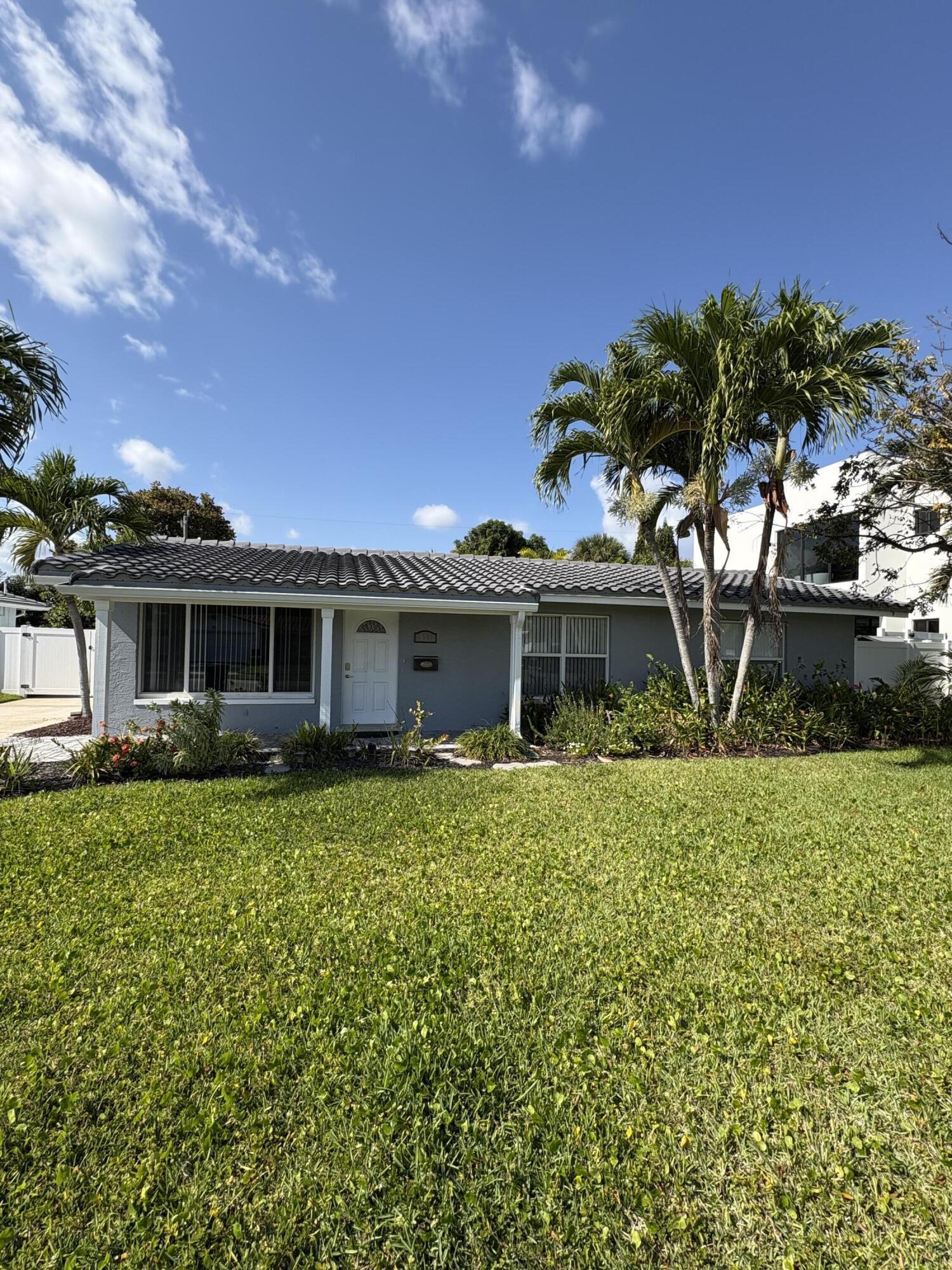 Property Photo:  971 SW 12th Street  FL 33486 