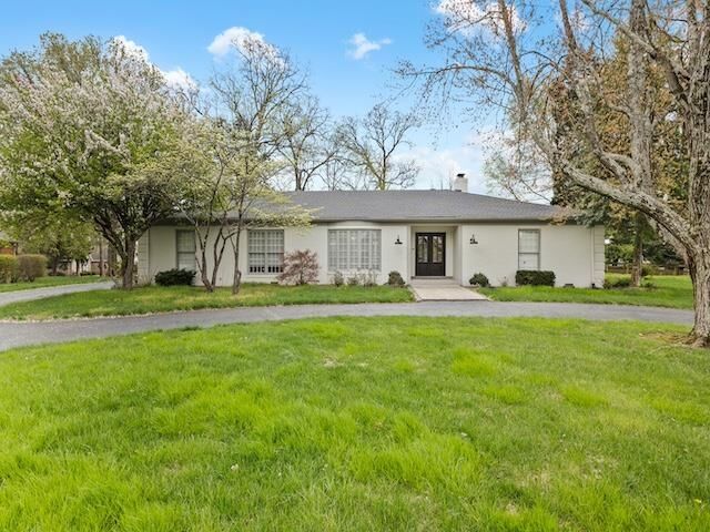 Property Photo:  1724 Single Tree Way  KY 42103 
