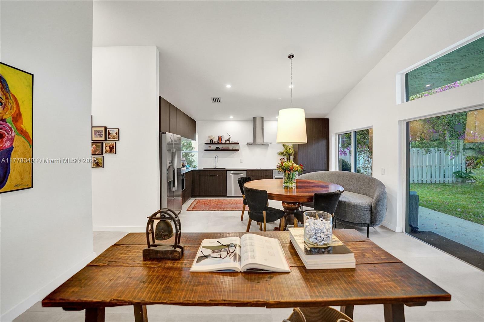 Property Photo: 648 Sand Creek Cir FL 33327