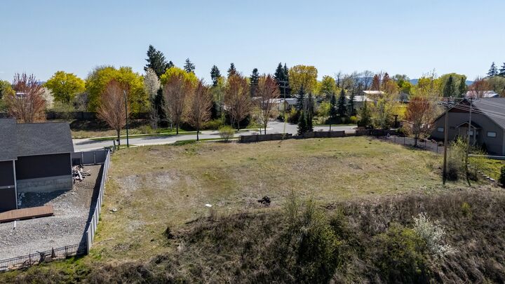Property Photo:  11403 E Coyote Rock Ln  WA 99212 