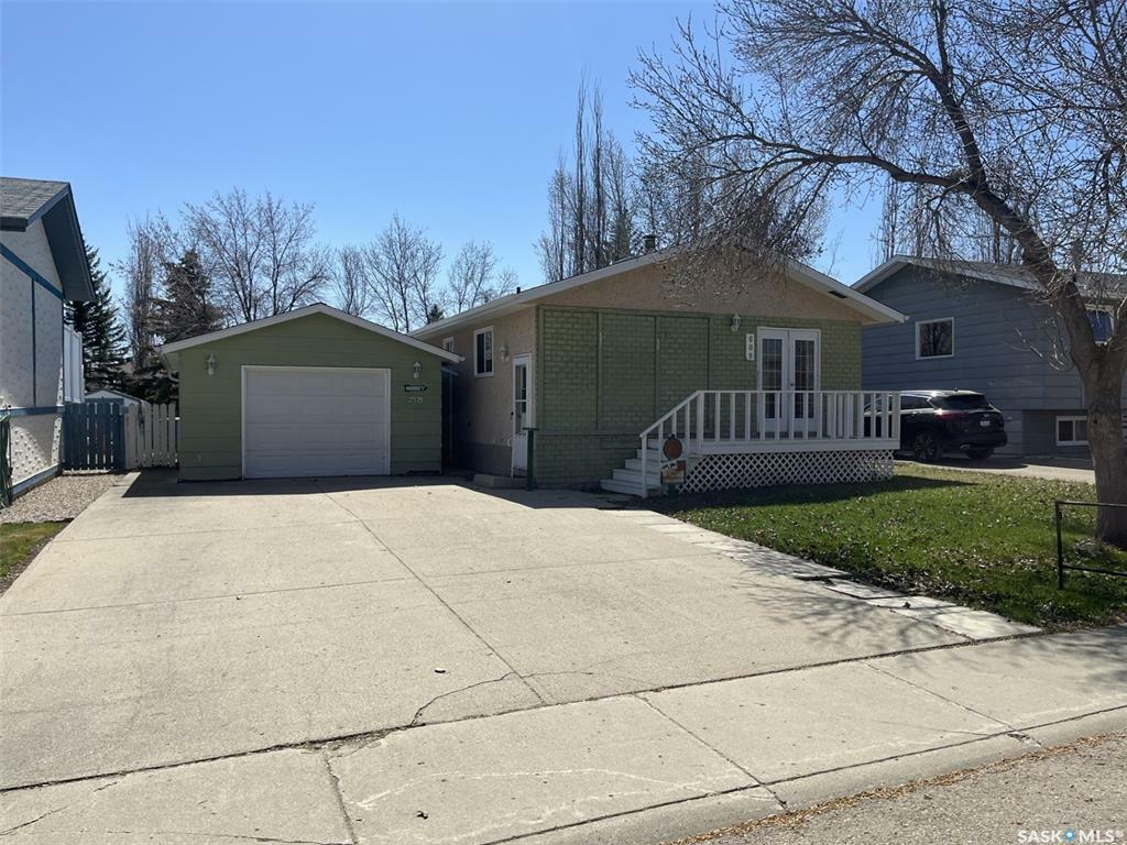 Property Photo: 609 Jubilee Avenue SK S0L 2V0