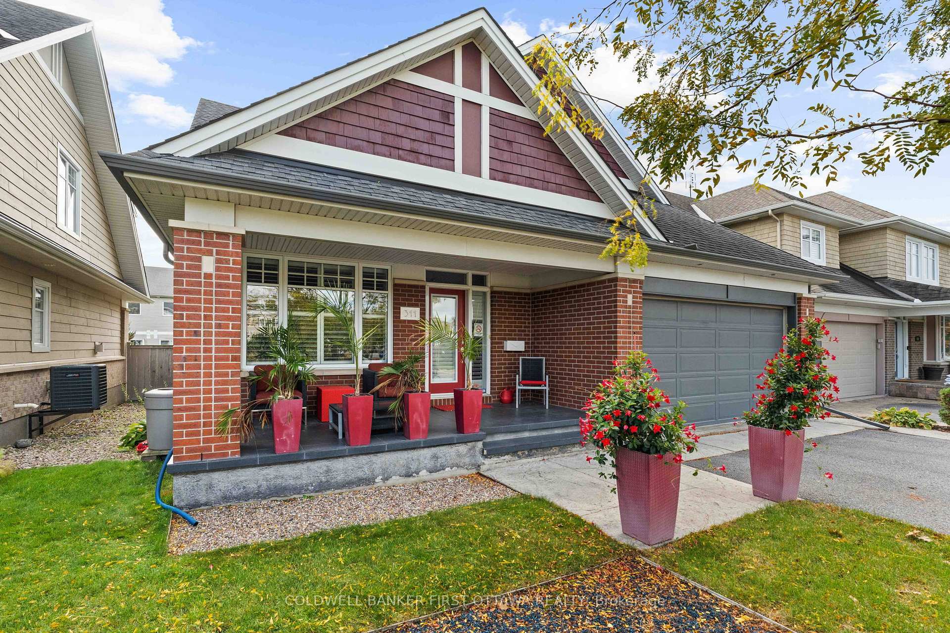 Photo de la propriété: 311 Blackleaf Drive ON K2J 0E8