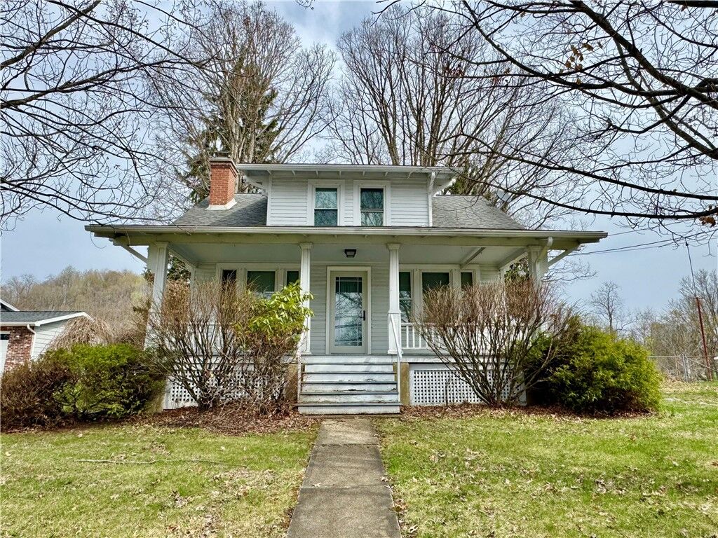 Property Photo: 218 N Vine St PA 15320
