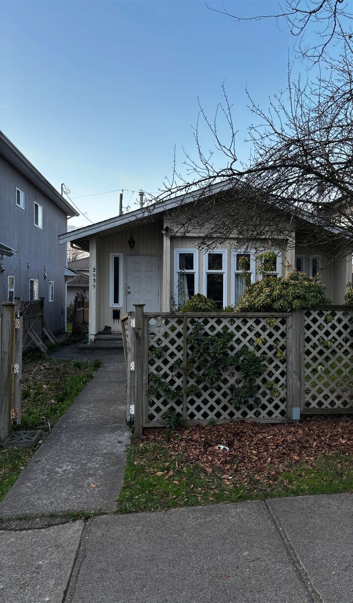 2935 E 29th Avenue — photo 1