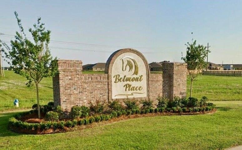 Property Photo: 435 Independence Drive LA 70360