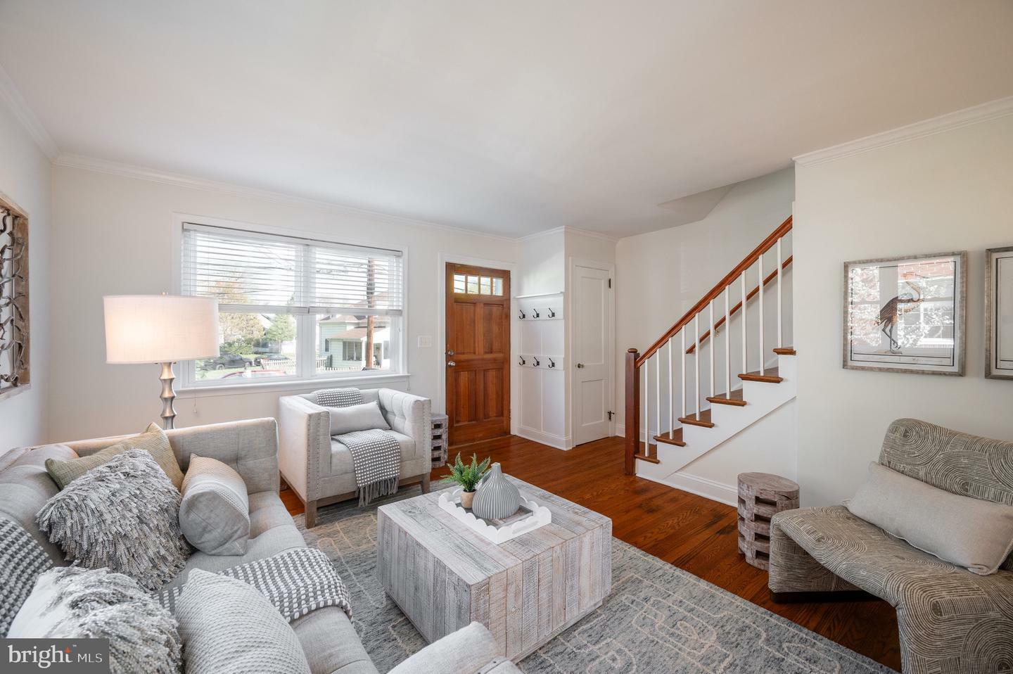 Property Photo: 2406 Burke Avenue A VA 22301