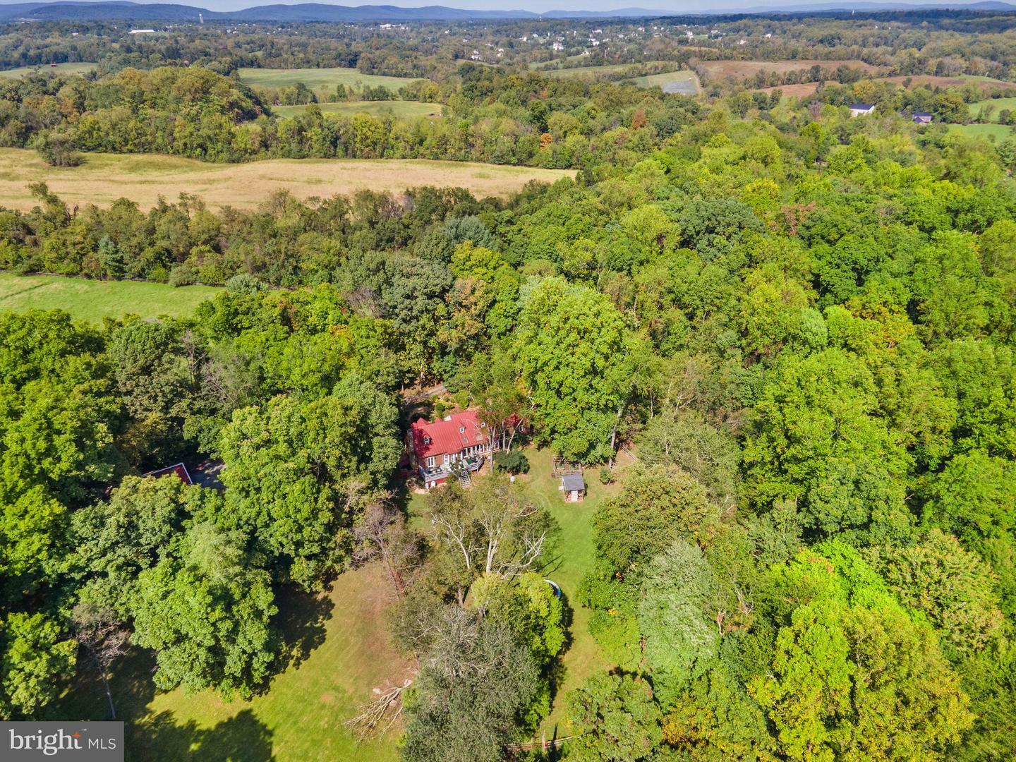 Property Photo: 38245 Hughesville Road VA 20132
