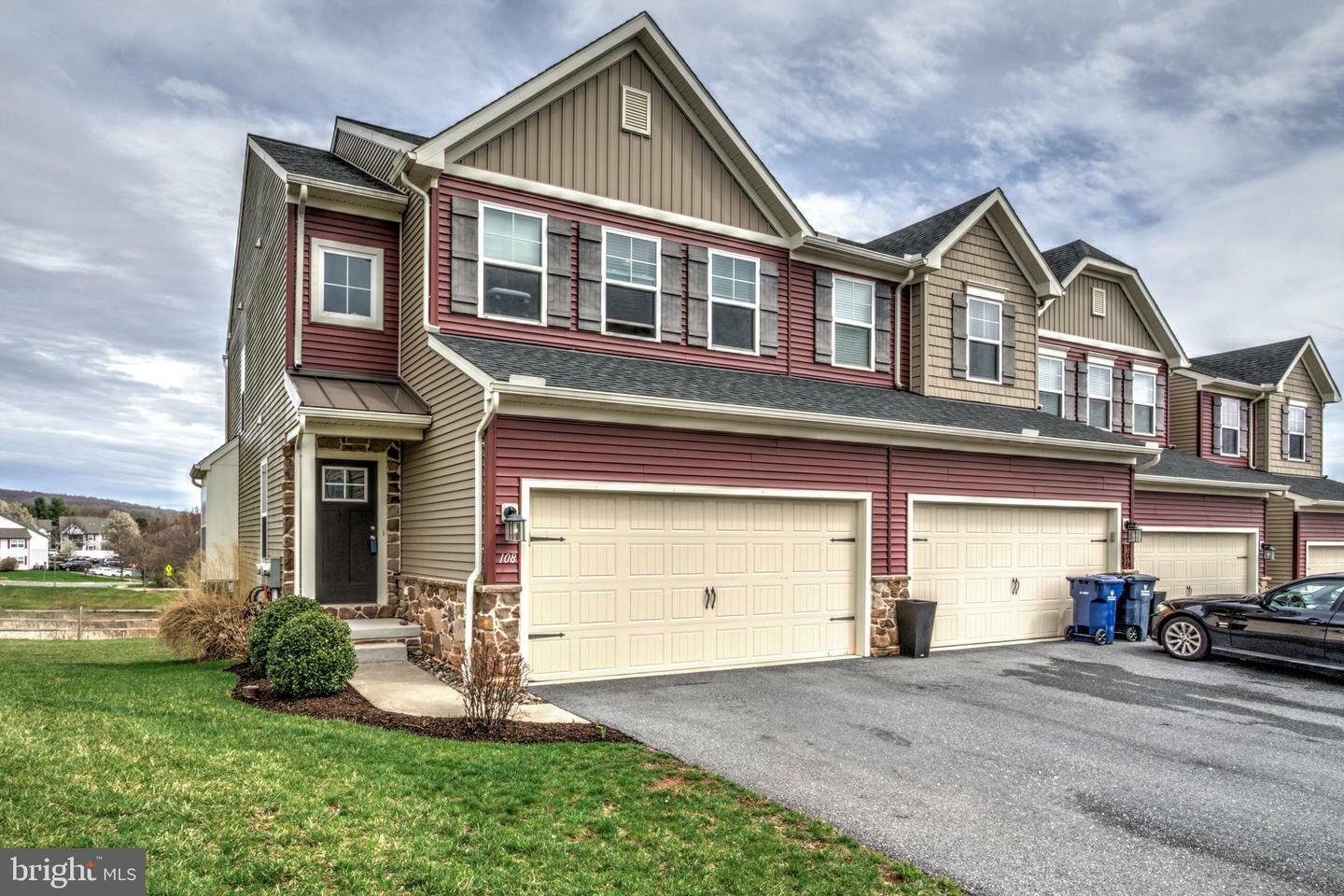 Property Photo: 108 Ashwood Lane PA 17517