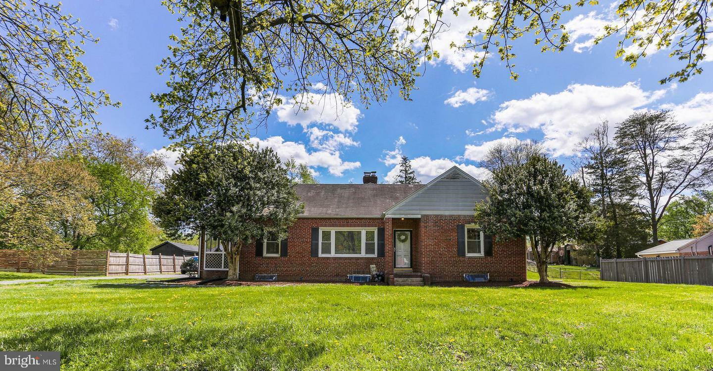 Property Photo: 5009 Henderson Road MD 20748