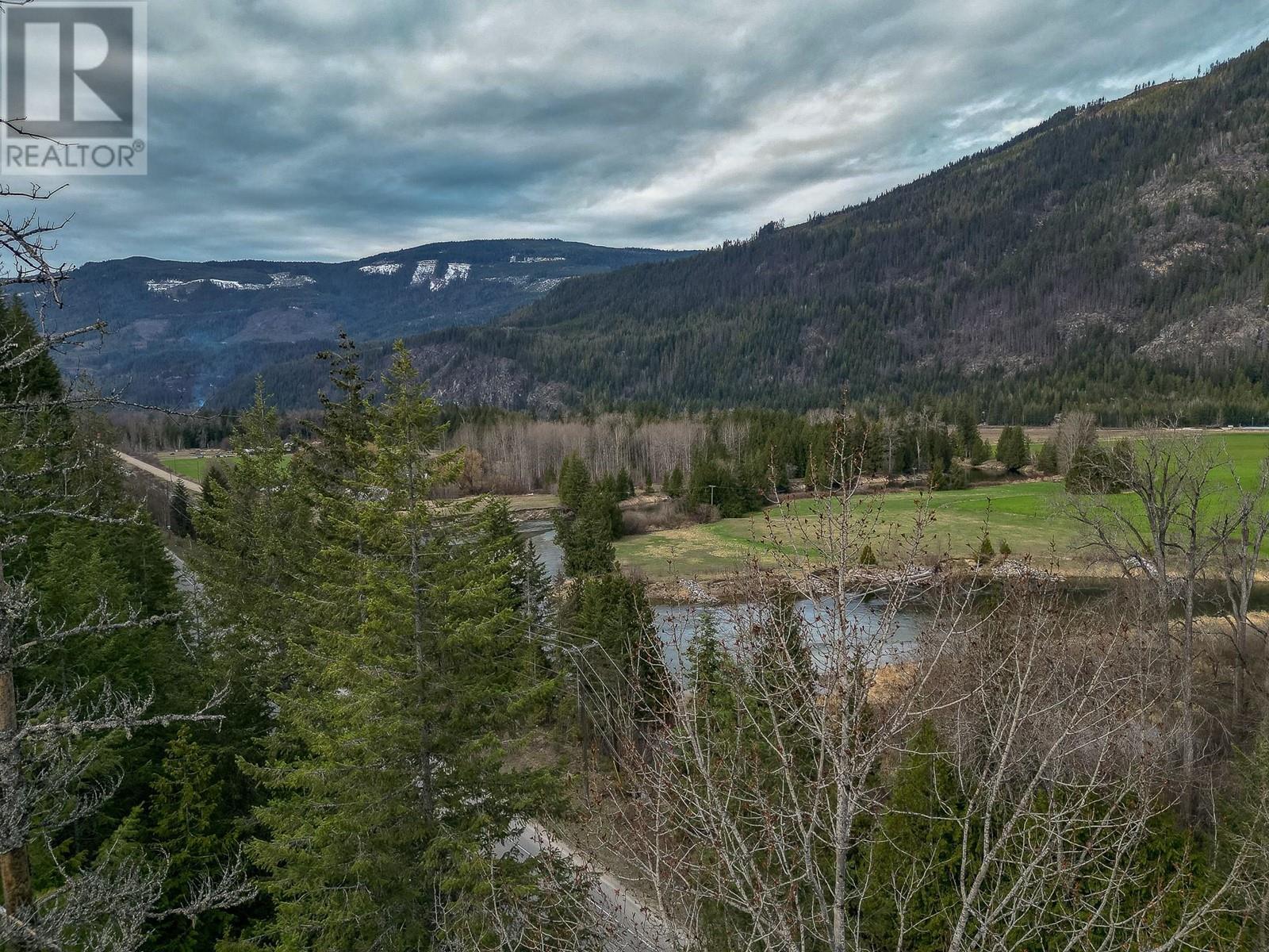 Photo de la propriété: Parcel A Trans Canada Highway BC V0E 2V0