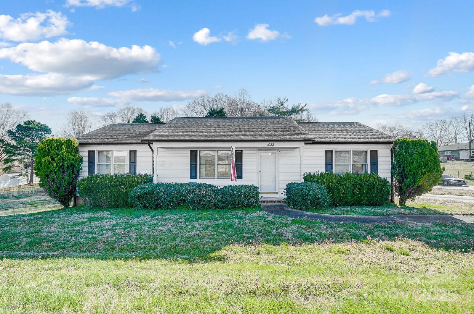 Property Photo: 1022 Kannapolis Parkway NC 28027