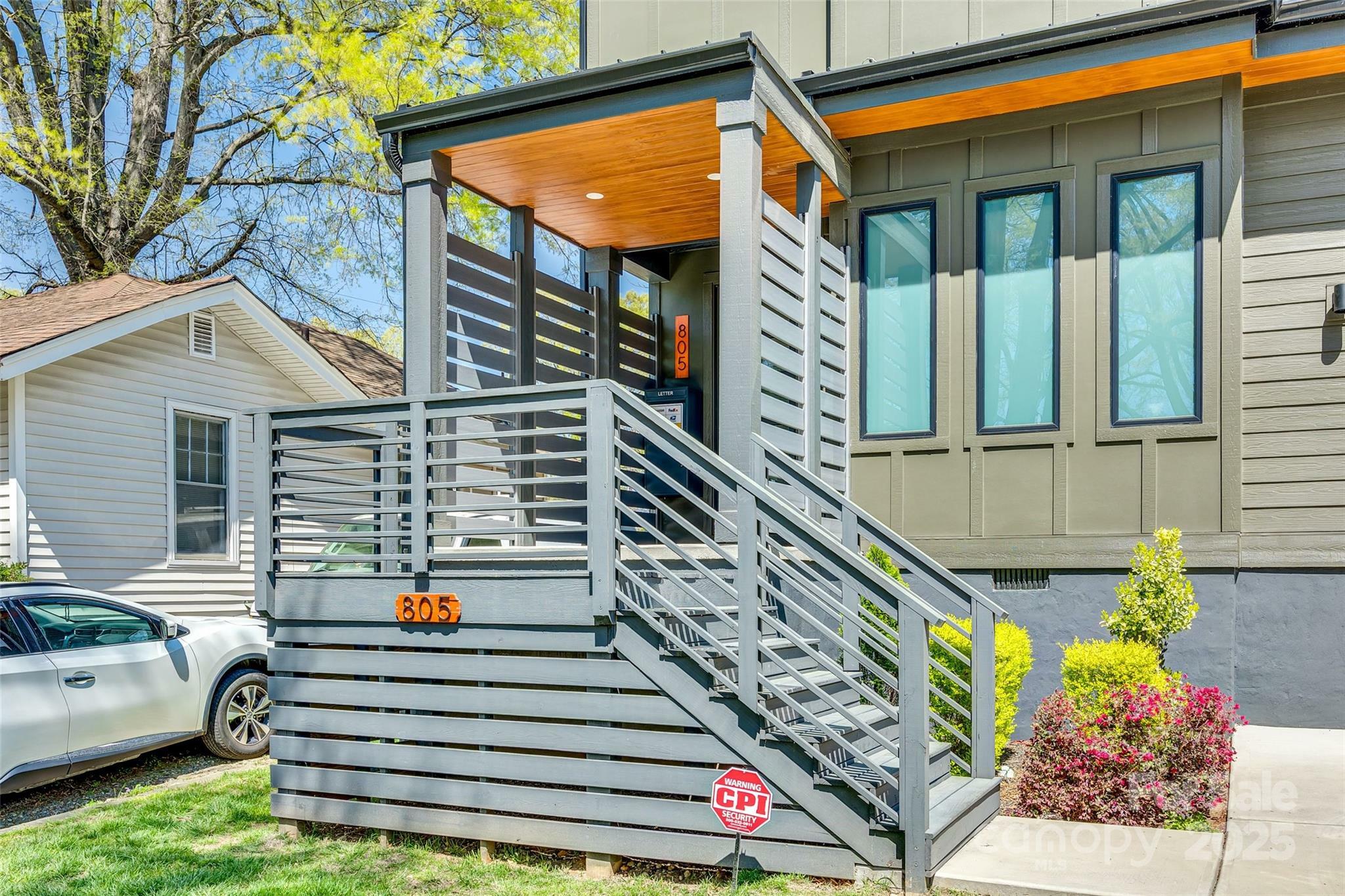Property Photo: 805 E 19th Street NC 28205