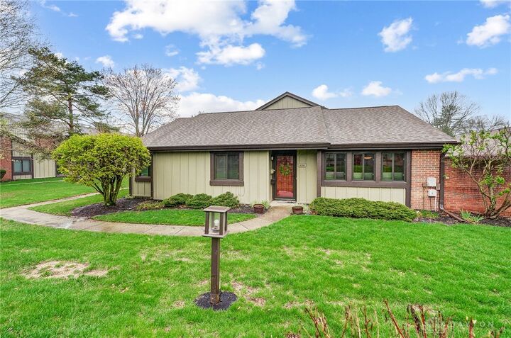 6108 Single Tree Lane  Dayton OH 45459 photo