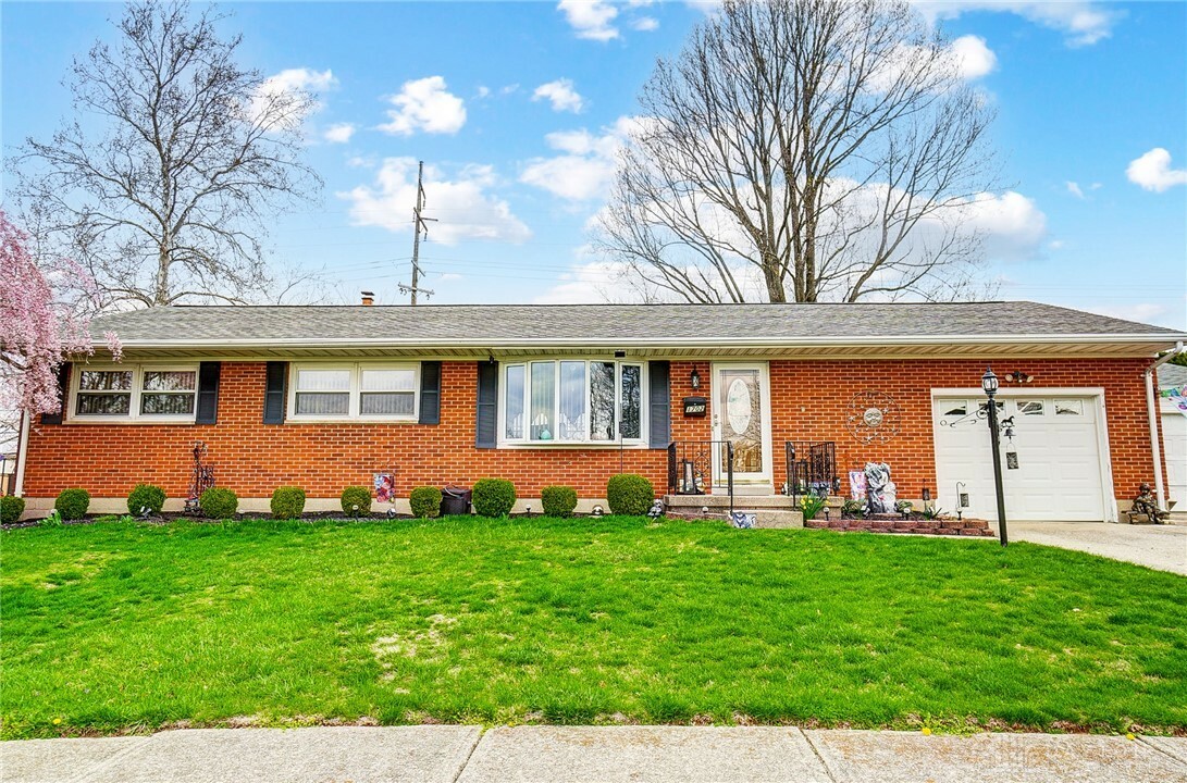 Property Photo: 1702 Thomas Drive OH 45503