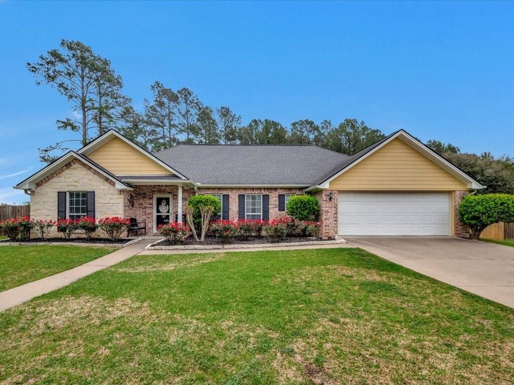 Property Photo:  117 Creekwood Drive  TX 75949 