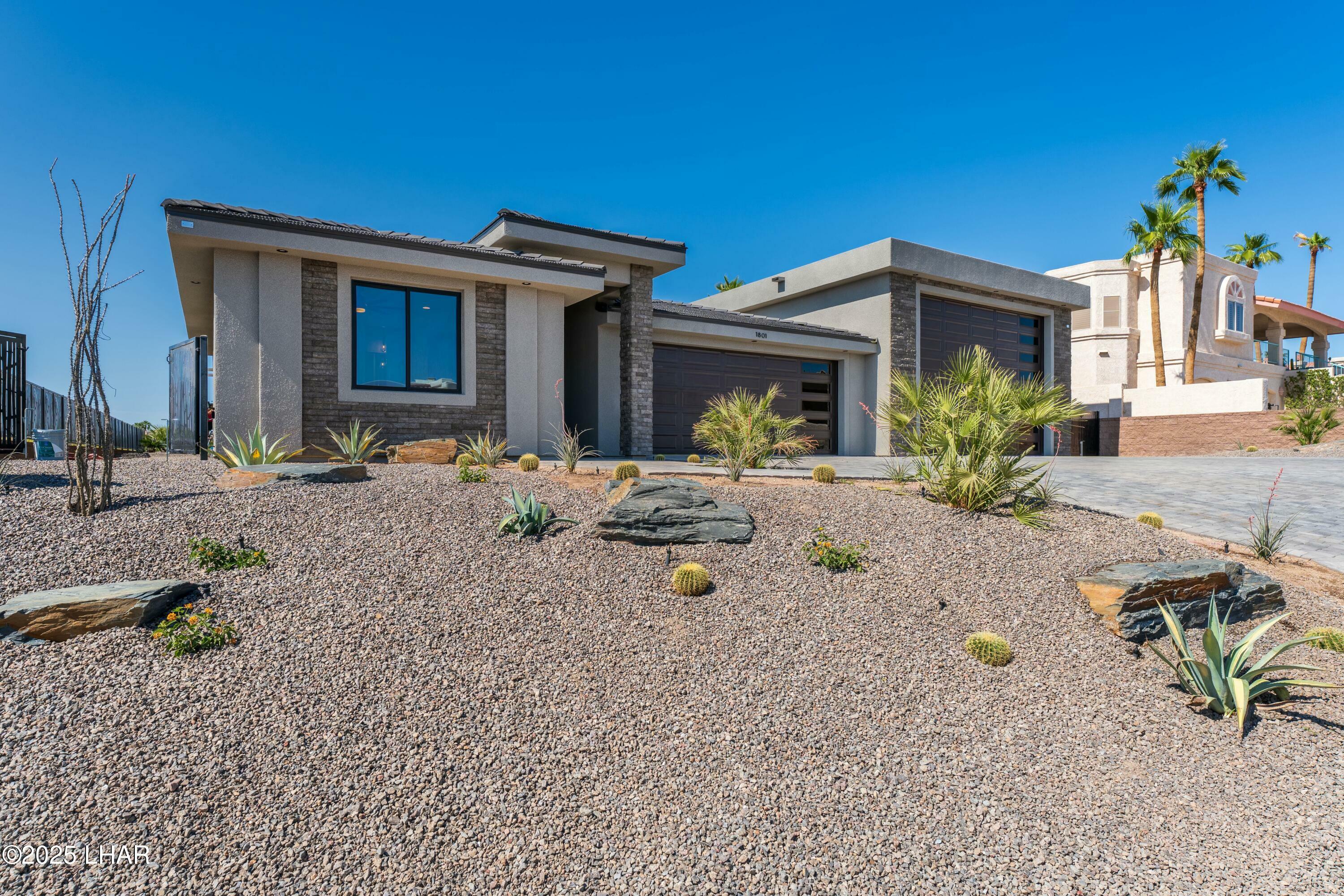 Property Photo: 1801 Chip Dr AZ 86406