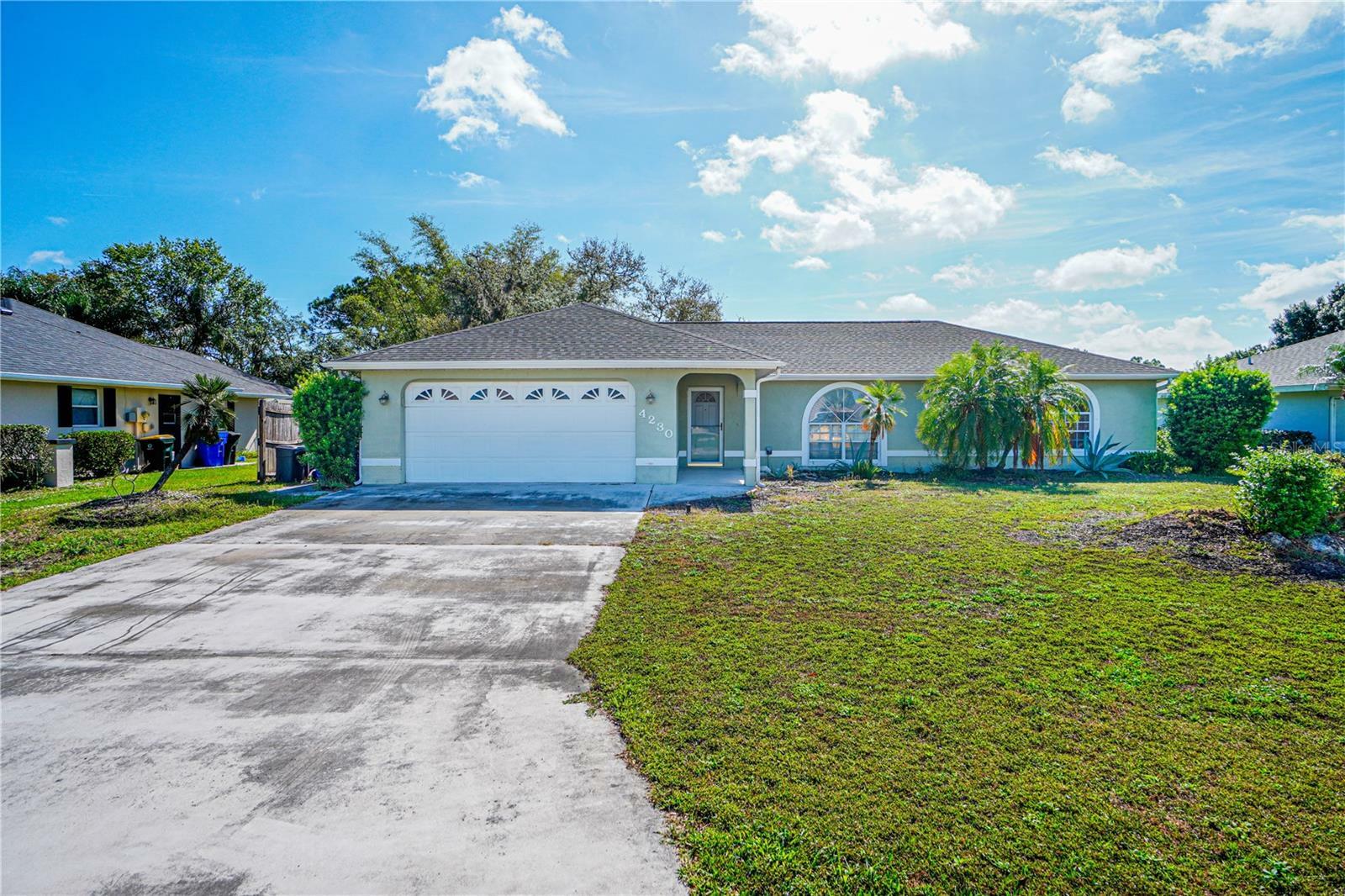 Property Photo: 4230 Mandarin Road FL 33875