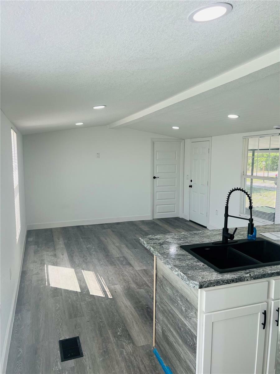 Property Photo: 9247 SE 142nd Place FL 34491