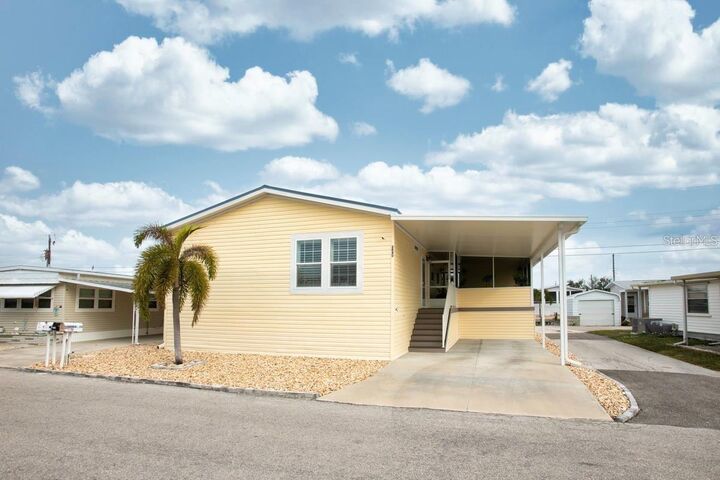 Property Photo:  2840 Trinidad Way  FL 34221 