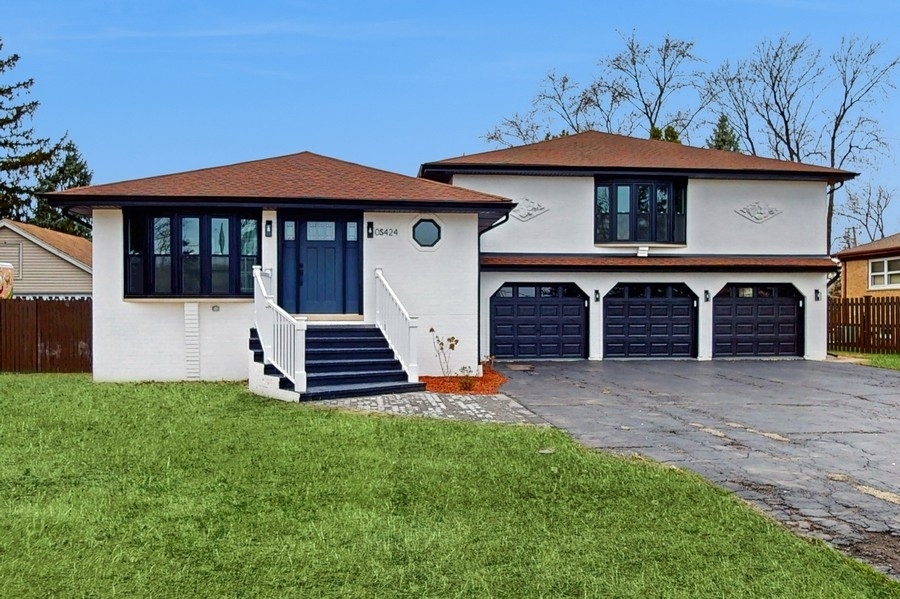 Property Photo: 0S424 S Cadwell Avenue IL 60126