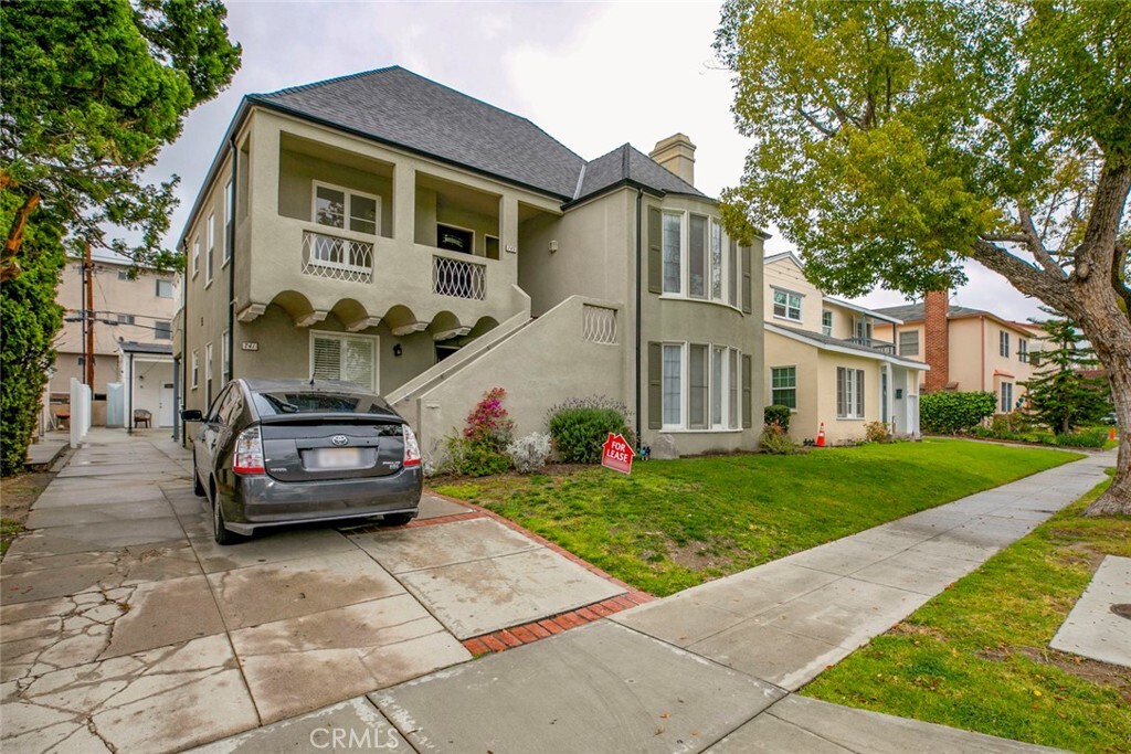 Property Photo: 743 E Doran Street CA 91206