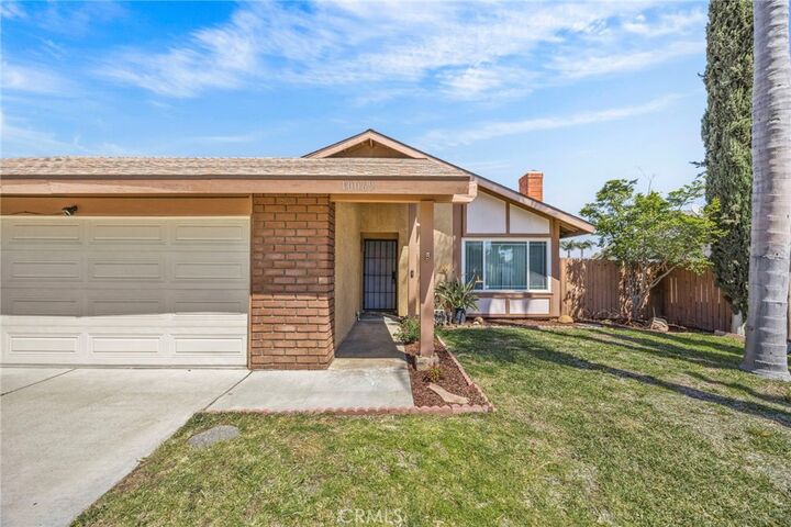 Property Photo: 10069 Hershey Way CA 92503