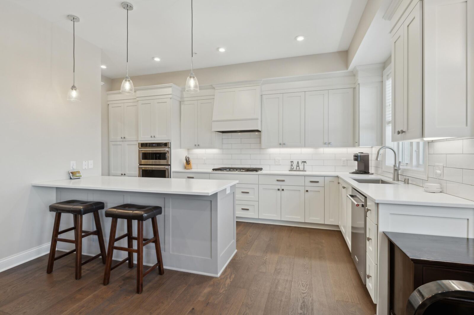 Property Photo: 4901 Hawthorne Court 204 MN 55436