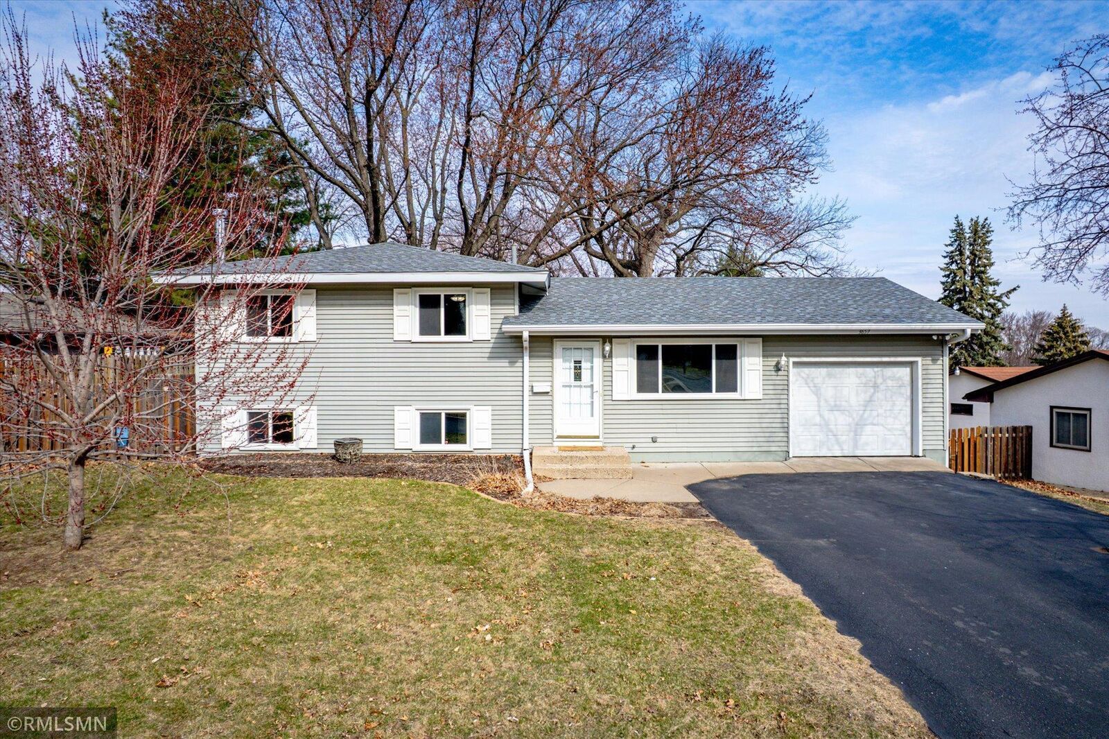 Property Photo:  3657 Hillsboro Avenue N  MN 55427 