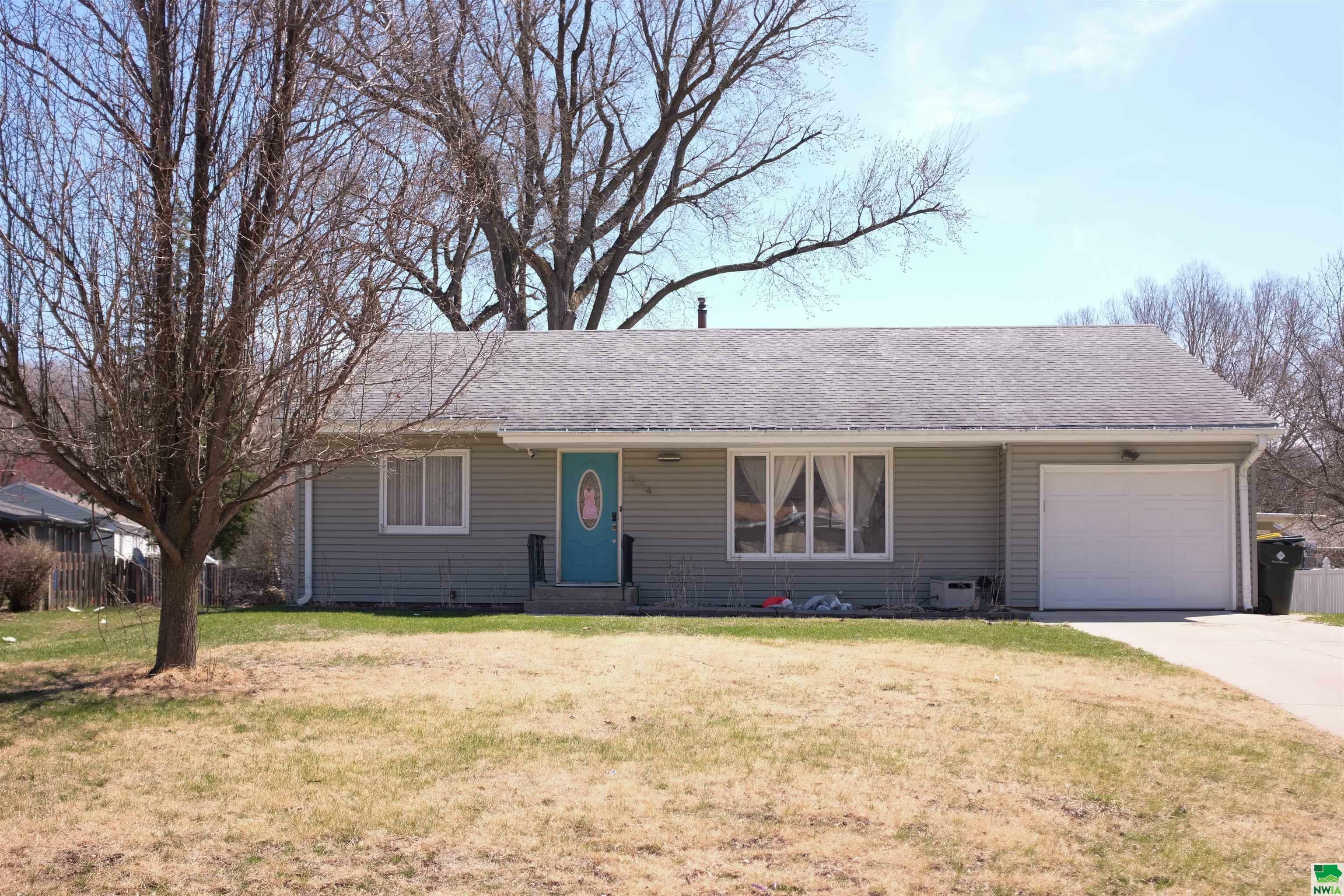 Property Photo: 4654 Meadow Ln IA 51104