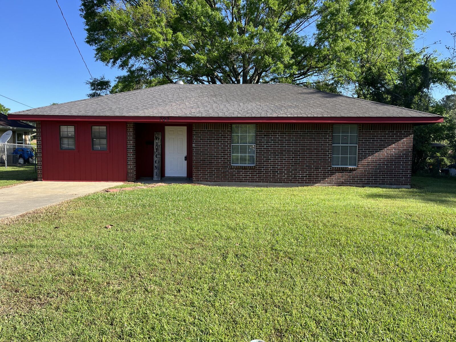 Property Photo:  702 W North St  LA 71446 