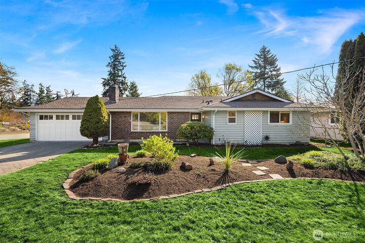 26204  147th Avenue SE  Kent WA 98042 photo