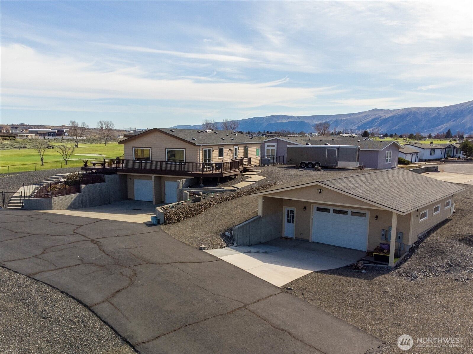 Property Photo:  505  Desert Aire Dr SW  WA 99349 