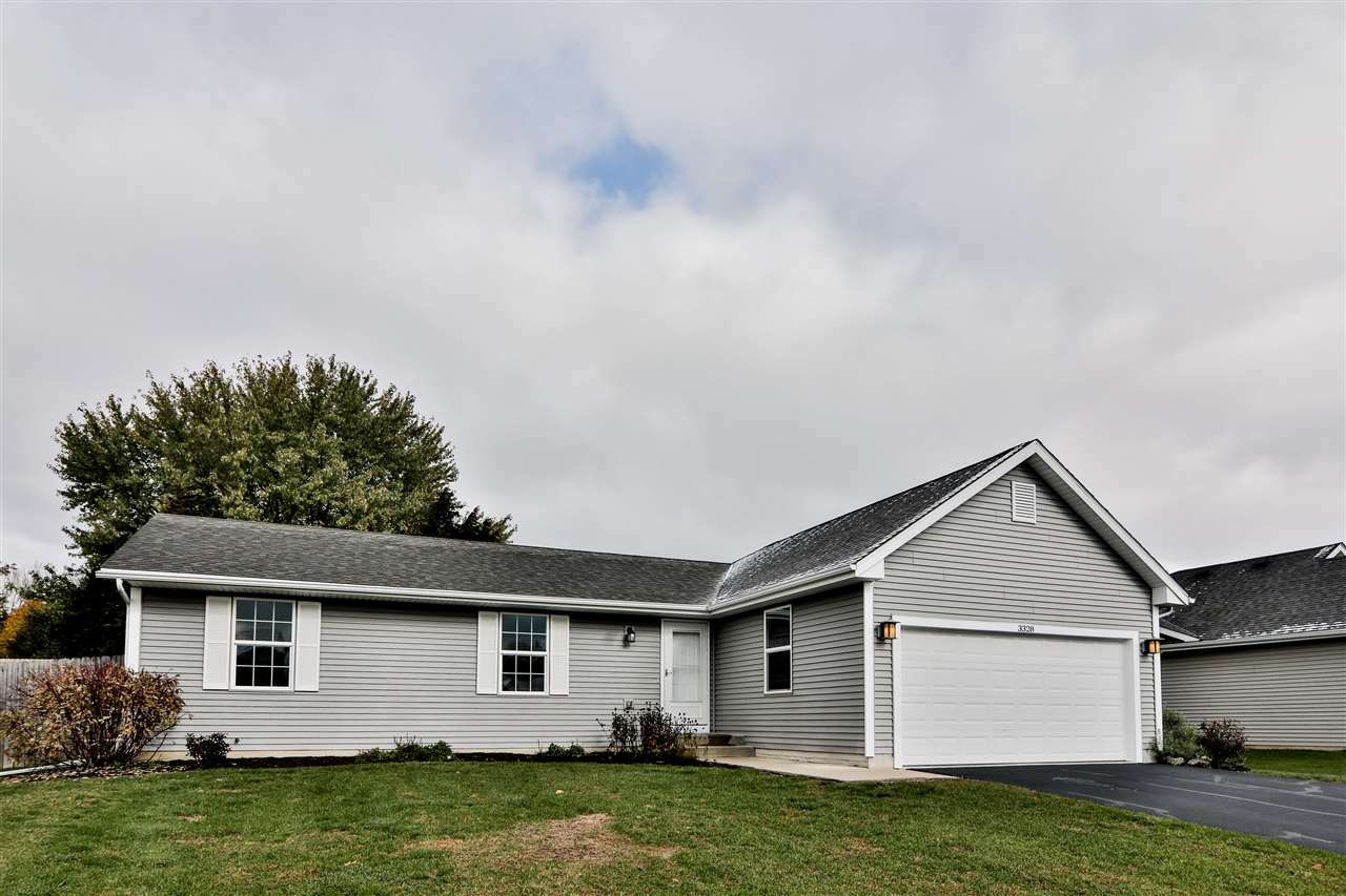 Property Photo: 3328 Citadel Dr IL 61108