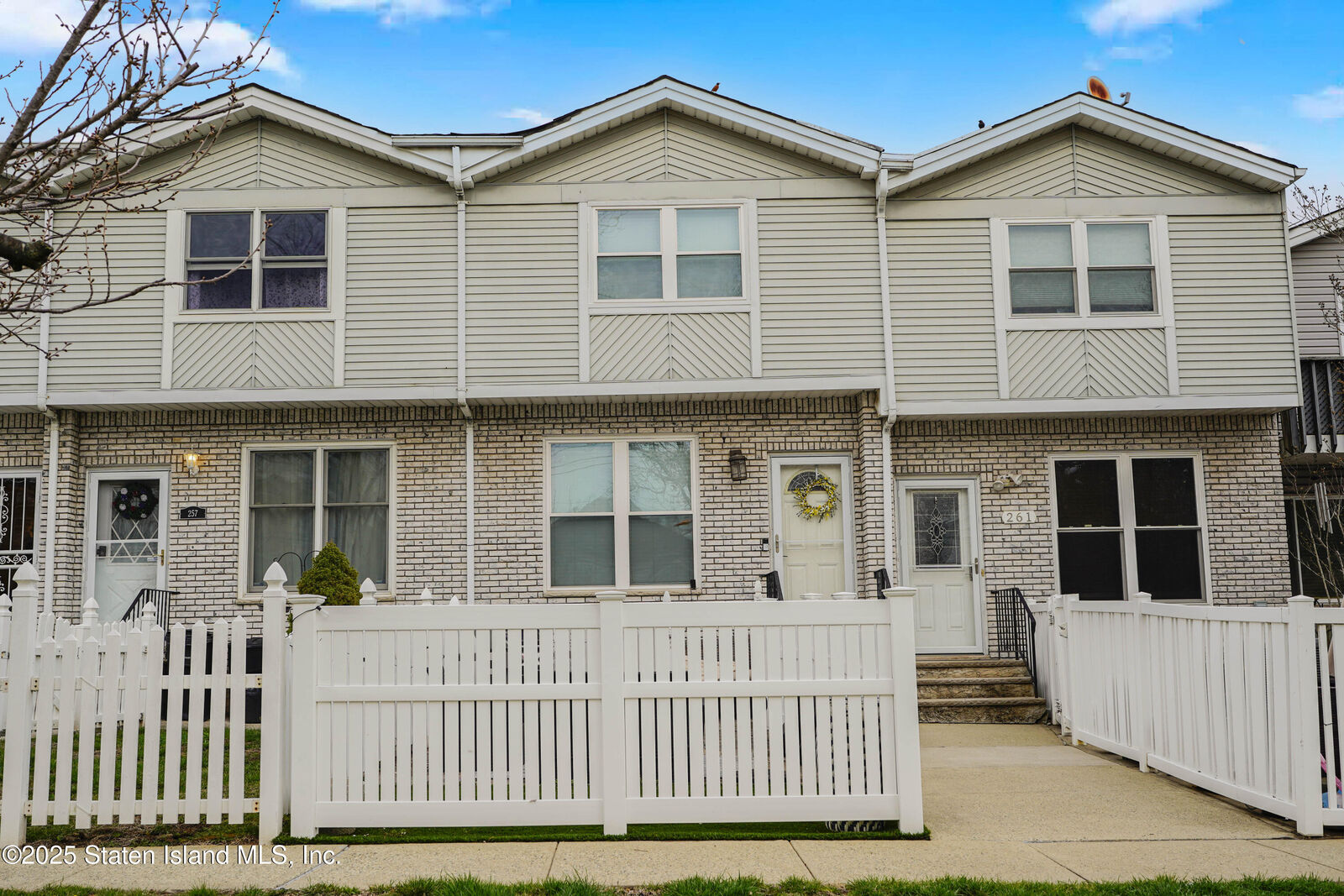 Property Photo:  259 Loretto Street  NY 10307 