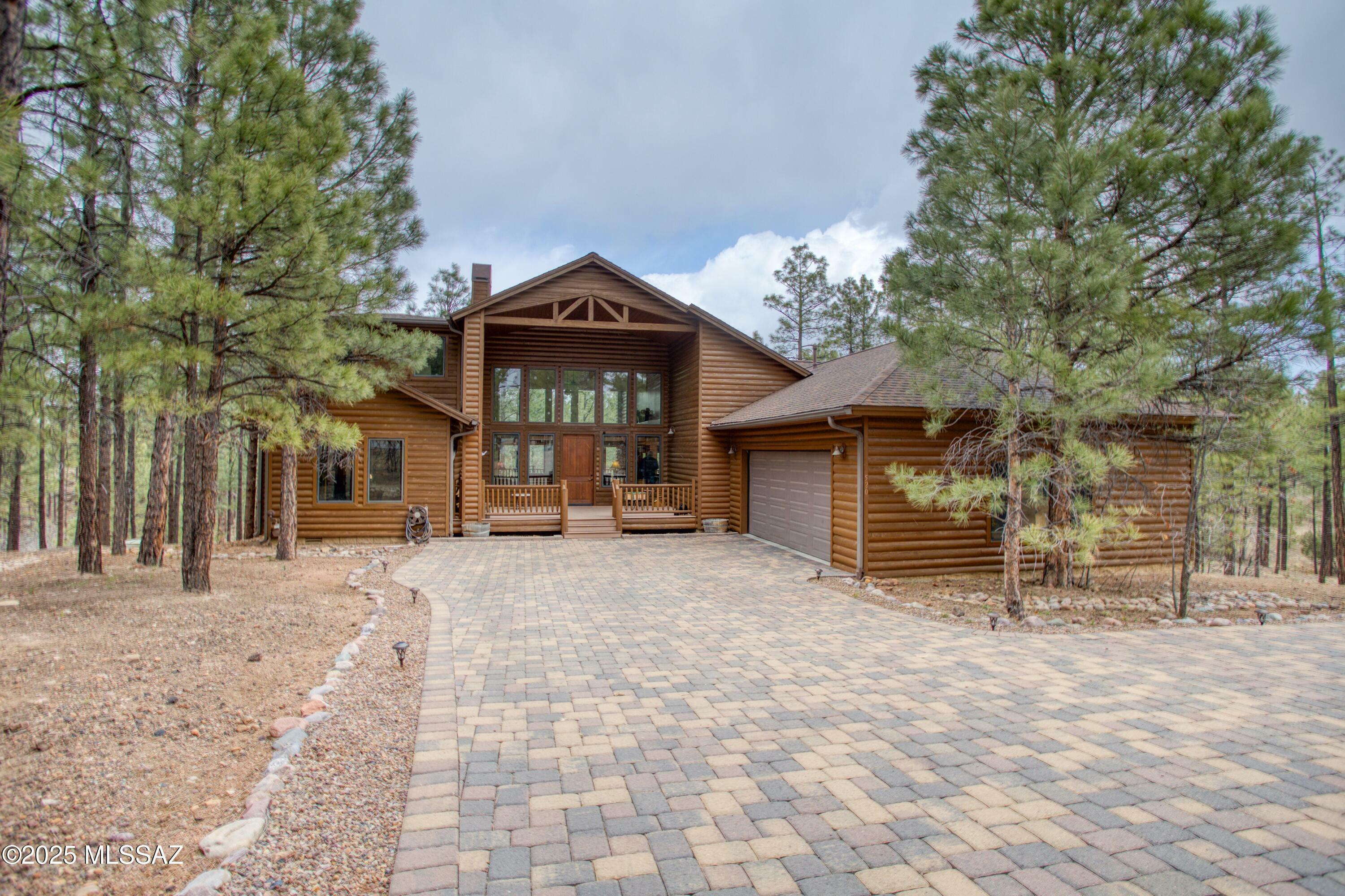 Property Photo: 520 N Silverleaf Lane AZ 85901