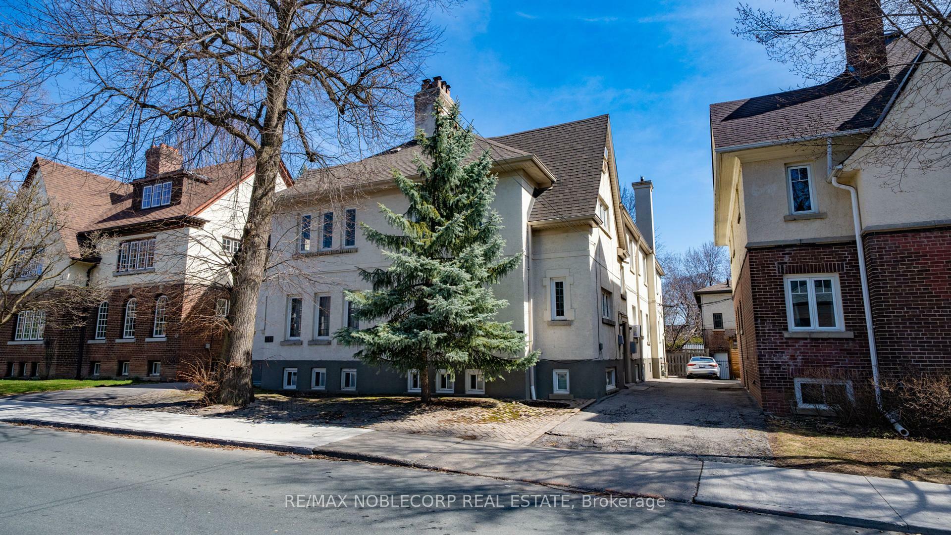 Property Photo: 809-811 Duplex Avenue ON M4R 1W6