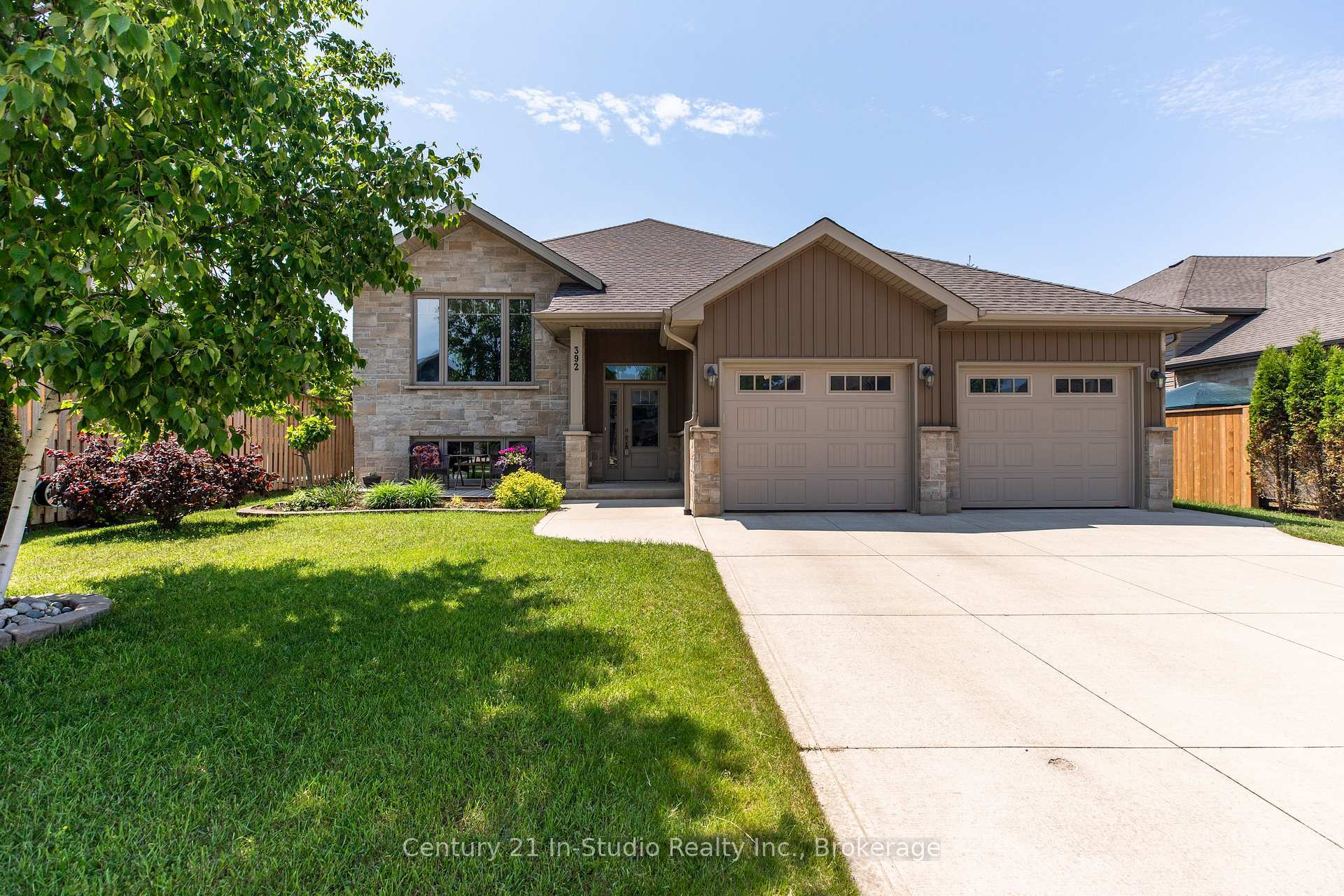 Property Photo: 392 Peirson Avenue ON N0H 2C1