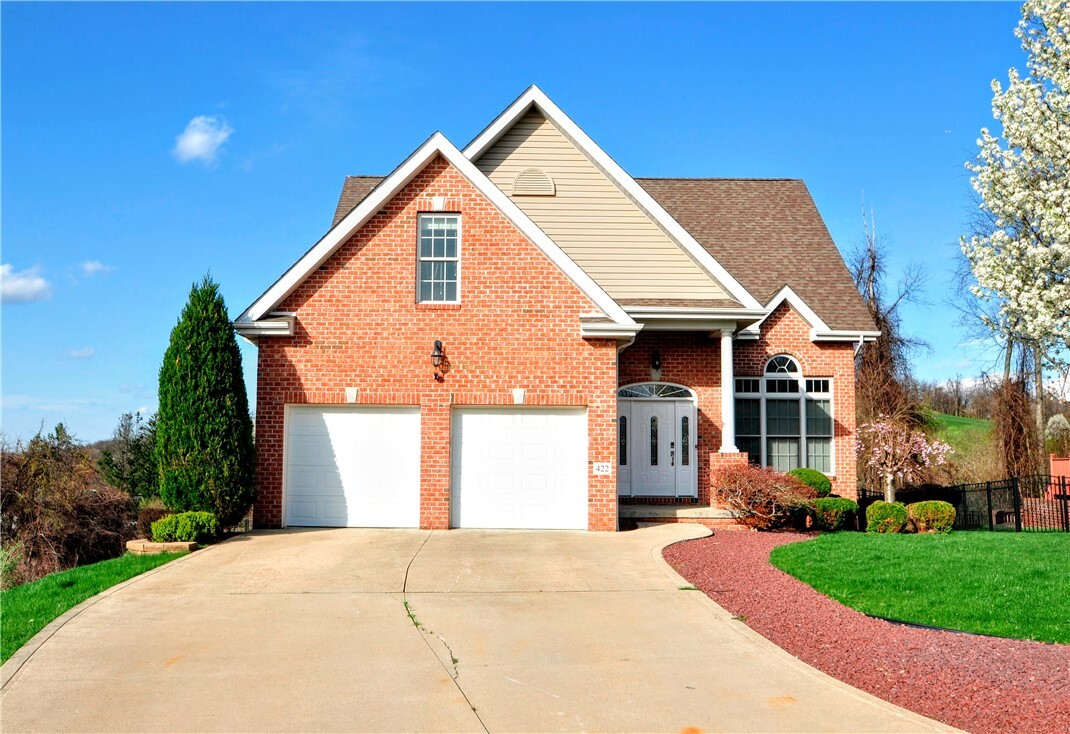 Property Photo:  422 Abbey Ln  PA 15012 