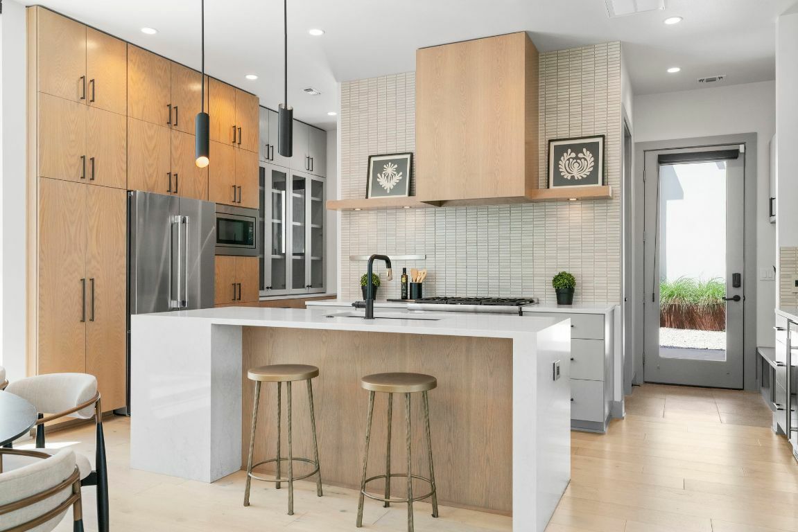 Property Photo:  2402 S 3rd Street  TX 78704 