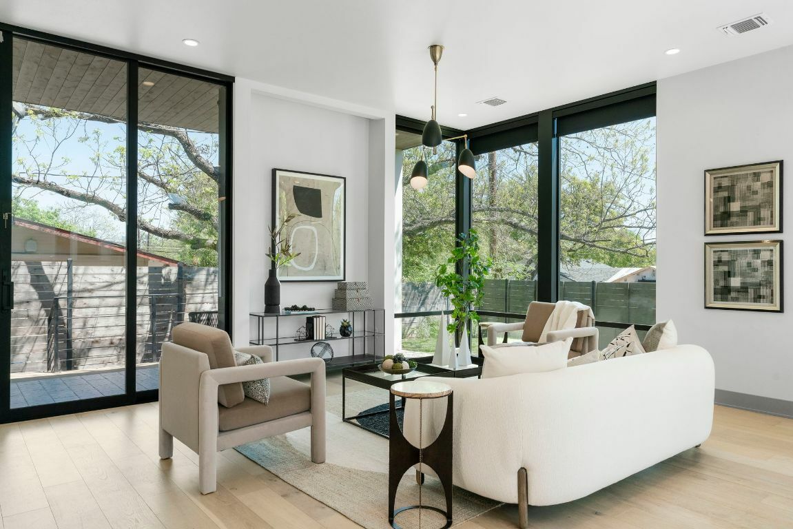 Property Photo:  2402 S 3rd Street  TX 78704 
