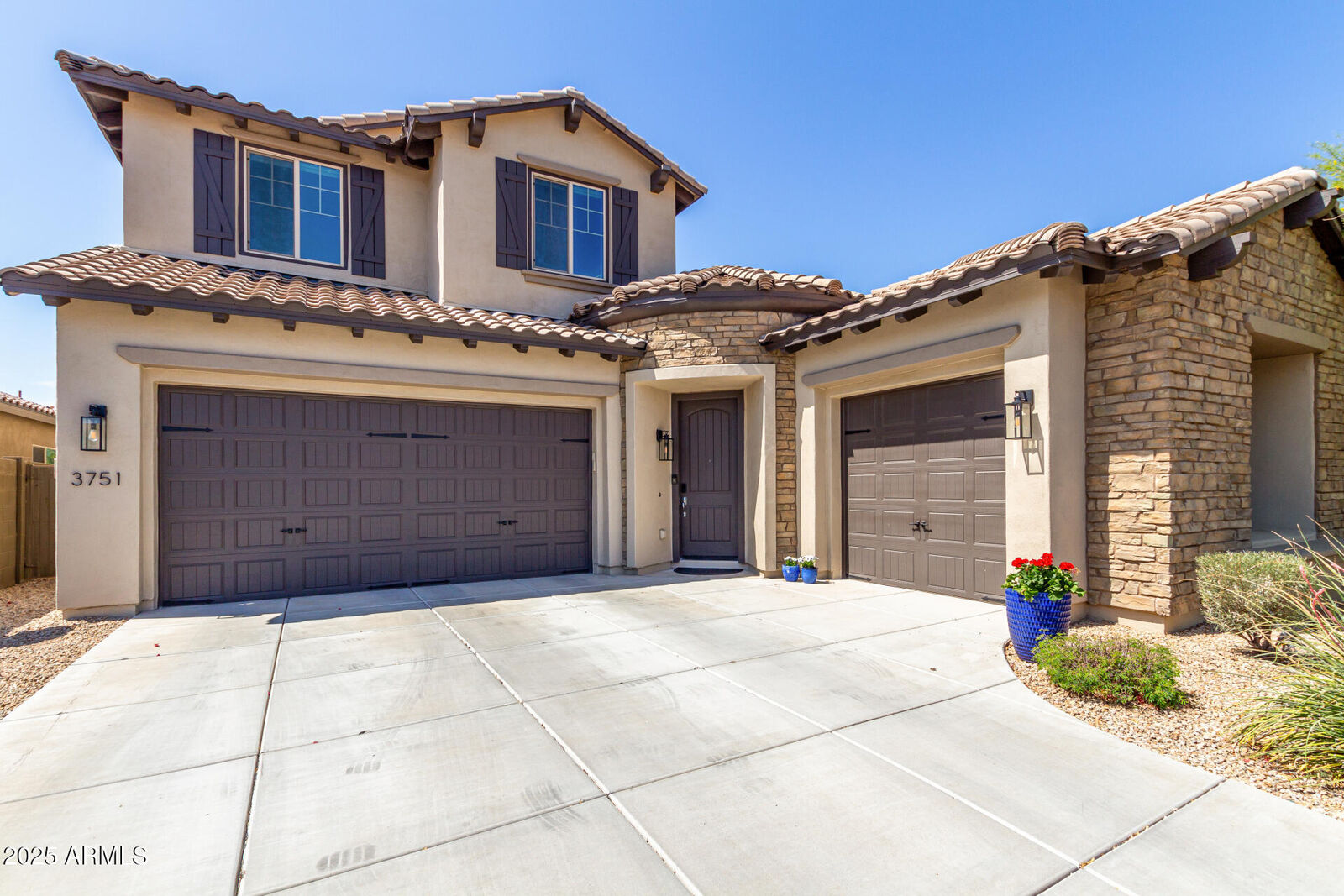 Property Photo:  3751 E Zachary Drive  AZ 85050 